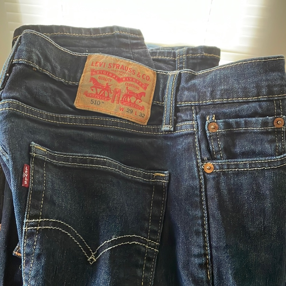 Men dark Levi skinny jeans 510